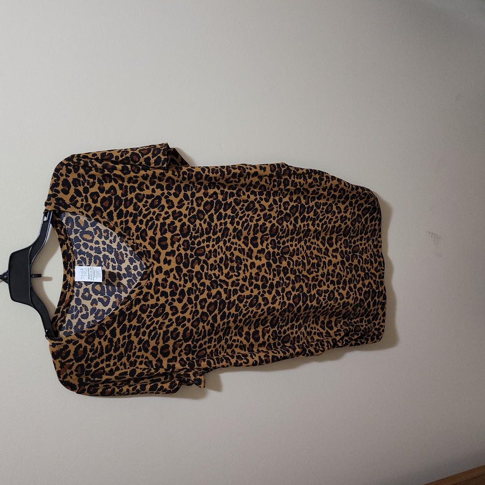 Short sleeve, leopard print
